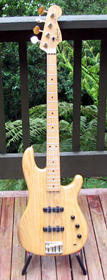 Tomkins Custom electric bass with Bartolini pickups